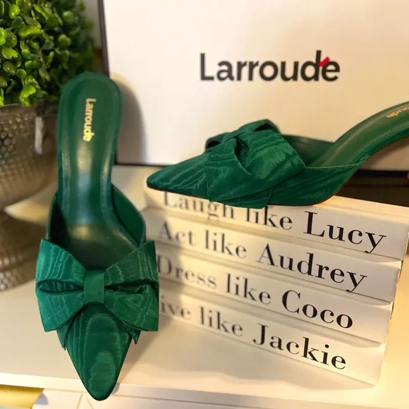 BRAND NEW LARROUDE MINI ELLE PUMP IN EMERALD FABRIC!!! SIZE 8.0