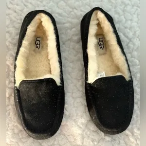 Brand New UGG Ansley Black Slippers - Size 5