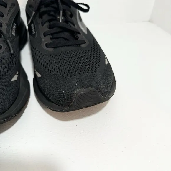 Brooks Adrenaline GTS 23 Shoes Mens US 10 Black Running Sneakers Workout 1103911