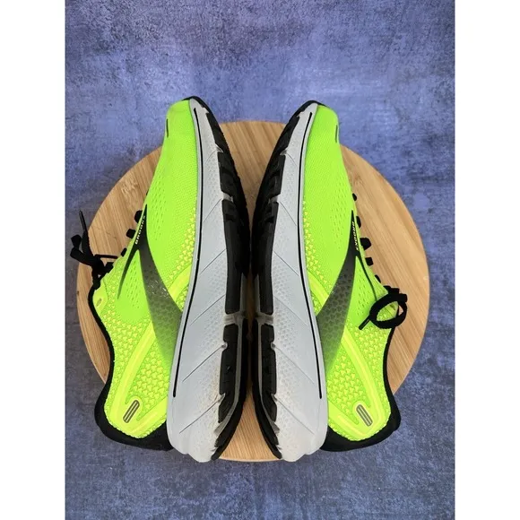 Brooks Ghost 14 Shoes Mens Size 10 D Running Gym Walking Neon Green