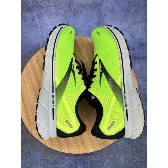 Brooks Ghost 14 Shoes Mens Size 10 D Running Gym Walking Neon Green