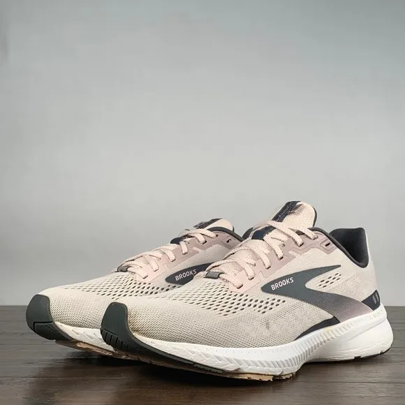 Brooks LAUNCH 8 Womens 10.5 Light Pink Road Running Shoes Training Gym Walking