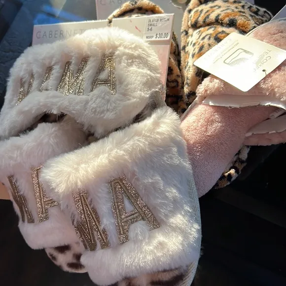 BUNDLE OF CABERNET (3) HD MEMORY FOAM SLIPPERS.