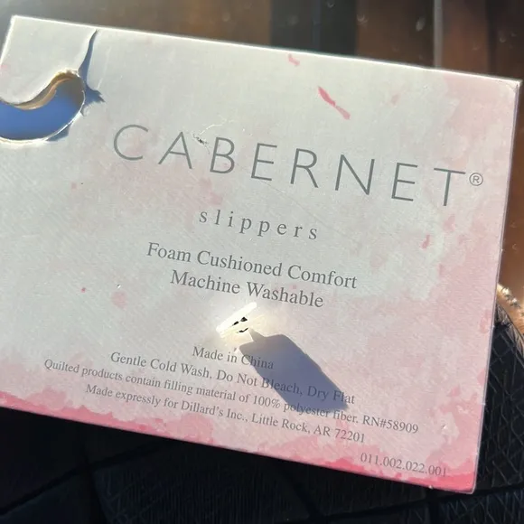 BUNDLE OF CABERNET (3) HD MEMORY FOAM SLIPPERS.