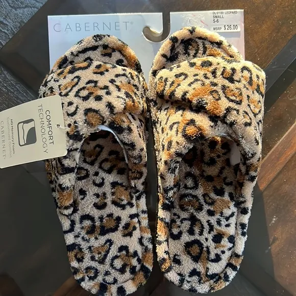 BUNDLE OF CABERNET (3) HD MEMORY FOAM SLIPPERS.