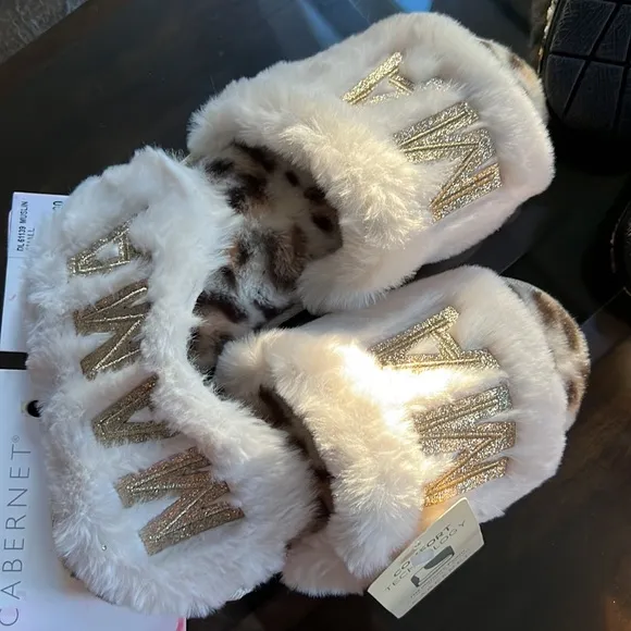 BUNDLE OF CABERNET (3) HD MEMORY FOAM SLIPPERS.
