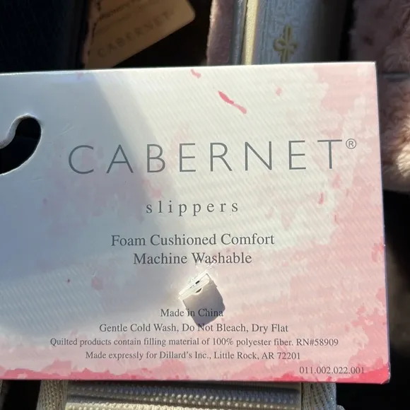BUNDLE OF CABERNET (3) HD MEMORY FOAM SLIPPERS.