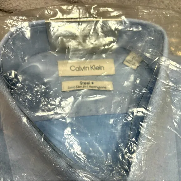 Calvin Klein Men's Dress Shirt‎ Xtreme Slim Fit Non Iron Herringbone