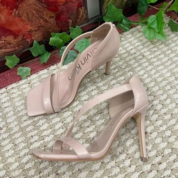 Calvin Klein Tracy Heeled Sandal in Natural 7.5