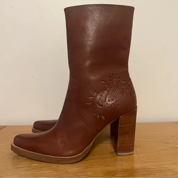 {Candie’s} Vintage Y2K Leather Mid-Calf Heeled Leather Boots