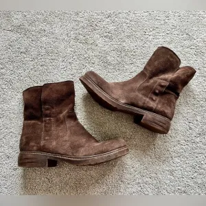 Celtic &amp; Co Essential Women’s Size 42 Brown Leather Ankle Mid Boots Side Zip