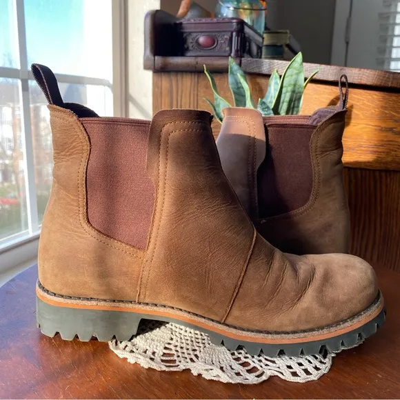Chaco 100% Leather Waterproof Fields Chelsea Brown Boots EUC
