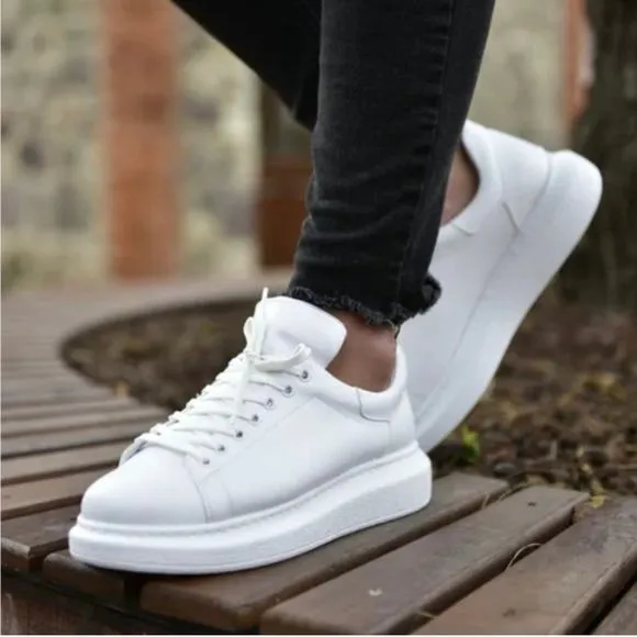 Chekich Sneakers Unisex Size 10.5 White Lace Up Y2k  Light Weight Shoes