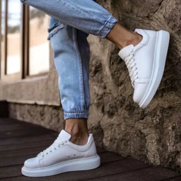 Chekich Sneakers Unisex Size 10.5 White Lace Up Y2k  Light Weight Shoes