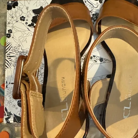 CHINESE LAUNDRY Strappy fun sandals with artsy  chunky heel🤎🖤🤎