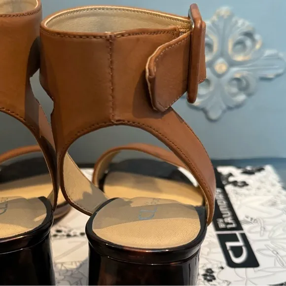 CHINESE LAUNDRY Strappy fun sandals with artsy  chunky heel🤎🖤🤎