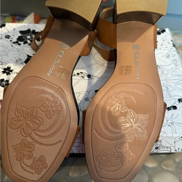 CHINESE LAUNDRY Strappy fun sandals with artsy  chunky heel🤎🖤🤎
