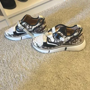 Chloe Black and White Sneakers with Chunky Sole and Modern Design