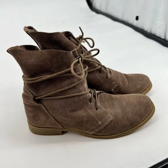 Chocolat Blu Teina Taupe tan Suede Flat Desert chukka Lace Up Boots size 37 / 7