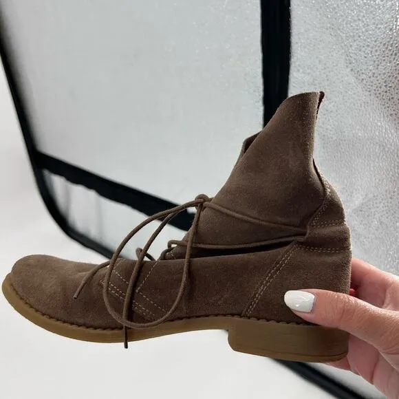 Chocolat Blu Teina Taupe tan Suede Flat Desert chukka Lace Up Boots size 37 / 7