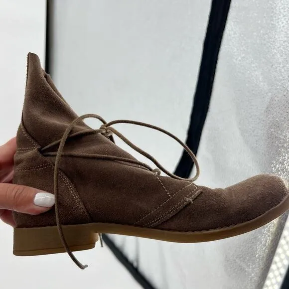 Chocolat Blu Teina Taupe tan Suede Flat Desert chukka Lace Up Boots size 37 / 7