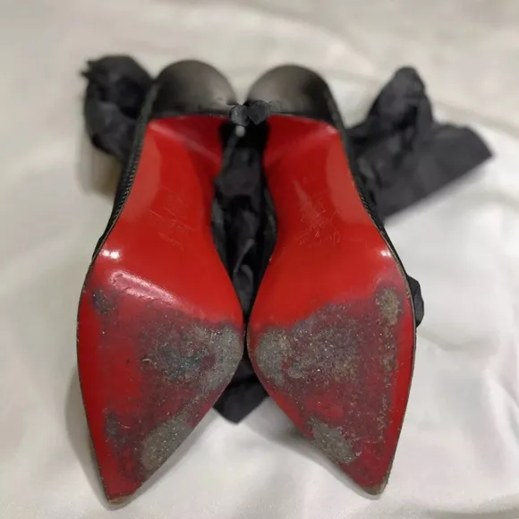 CHRISTIAN LOUBOUTIN  Black Mesh &amp; Leather, 4.5” Heels 38 Eur, 8 USA, SLIM Feet A