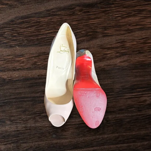 Christian Louboutin Nude Peep Toe Patent Leather High Heel 39.5