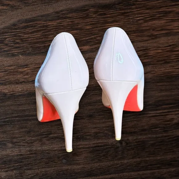 Christian Louboutin Nude Peep Toe Patent Leather High Heel 39.5