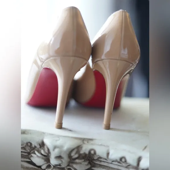 Christian Louboutin Patent pumppie