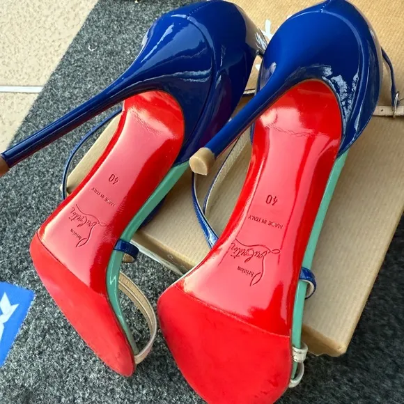 Christian Louboutin Women's Blue and White Sandals Gwynitta 100  Gomme/Patent