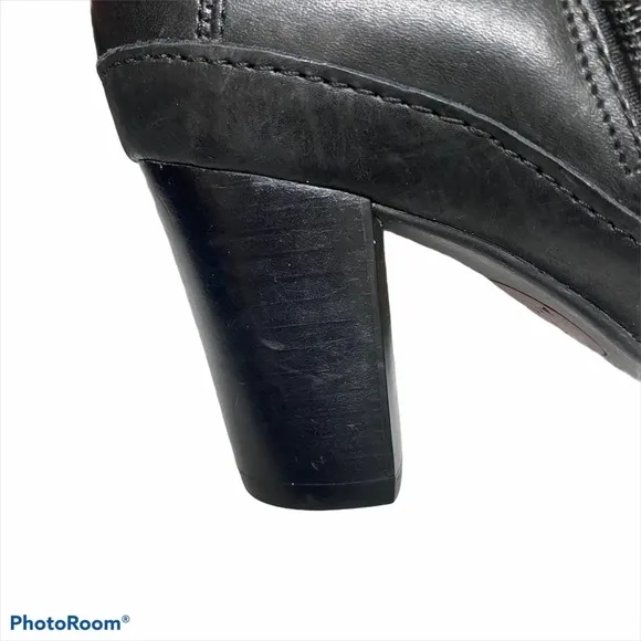 Clarks Artisan Black Leather Mid Calf Boots
