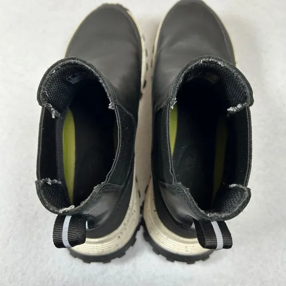 Clarks ATL Trek Up Boots Womens Size 7.5 Black Waterproof Chelsea Boot Leather