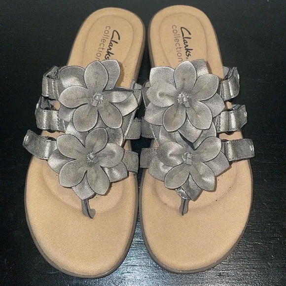 Clark’s Elizabelle Mae Pewter Metallic. Size 8.5-9.  Floral Embellishments. NWOT