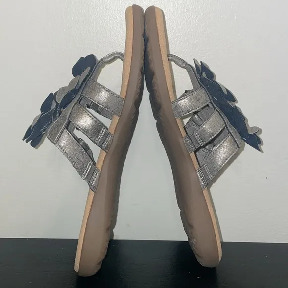 Clark’s Elizabelle Mae Pewter Metallic. Size 8.5-9.  Floral Embellishments. NWOT