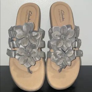 Clark’s Elizabelle Mae Pewter Metallic. Size 8.5-9.  Floral Embellishments. NWOT