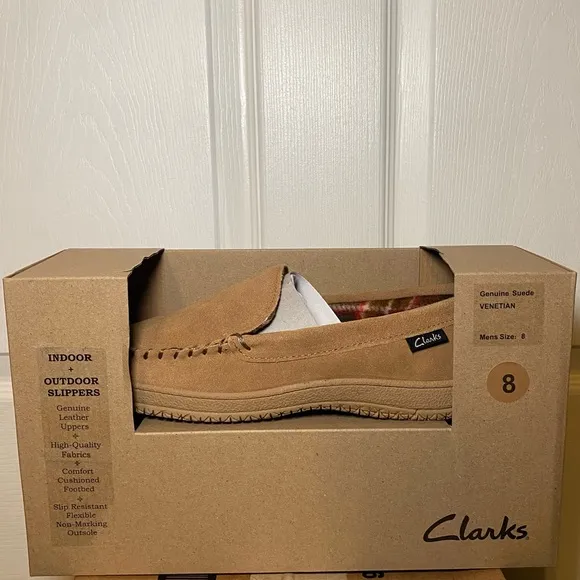 Clarks Indoor &amp; Outdoor Slippers Size 8