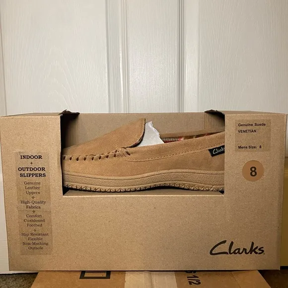 Clarks Indoor &amp; Outdoor Slippers Size 8