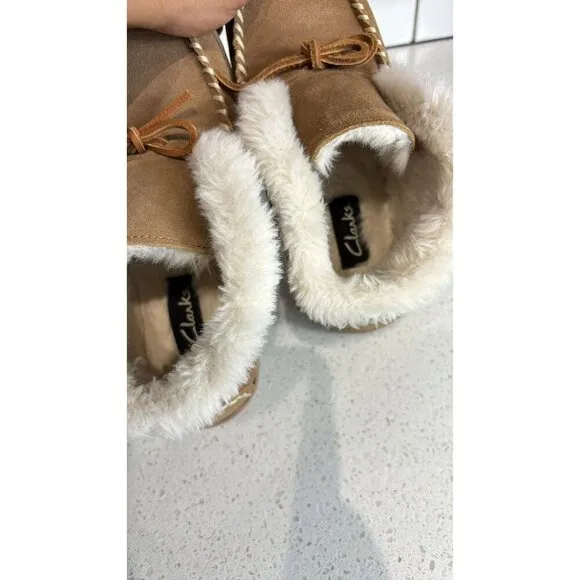 Clarks Mens Indoor Outdoor Lace up Plush Fur Leather Slipper Cinnamon Sz 7M