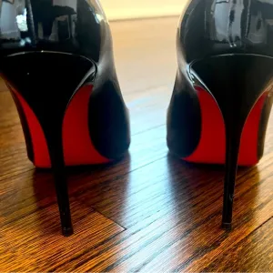 Classic Christian Louboutin Black Patent heels