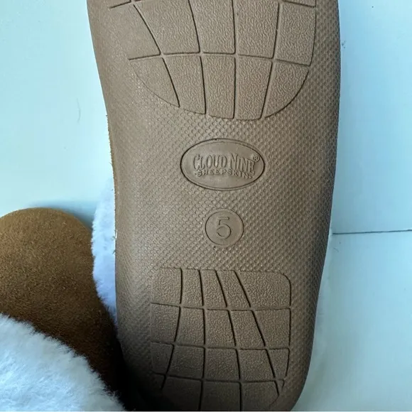 Cloud Nine Women's Sunrise Clog Slippers Brown White Sheepskin Slippers Size:5