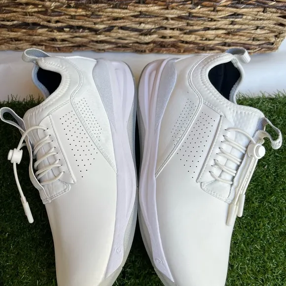 CLOVE NURSE SHOES new  Brilliant white size Women 8.5