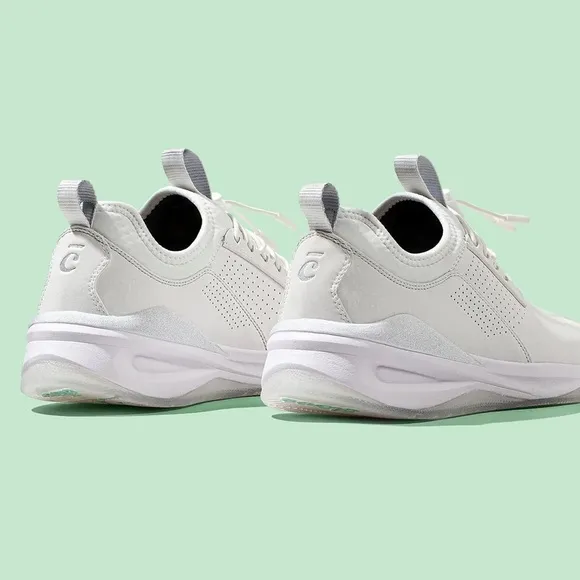 CLOVE NURSE SHOES new  Brilliant white size Women 8.5