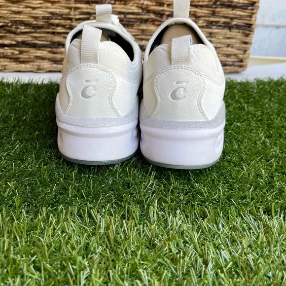 CLOVE NURSE SHOES new  Brilliant white size Women 8.5