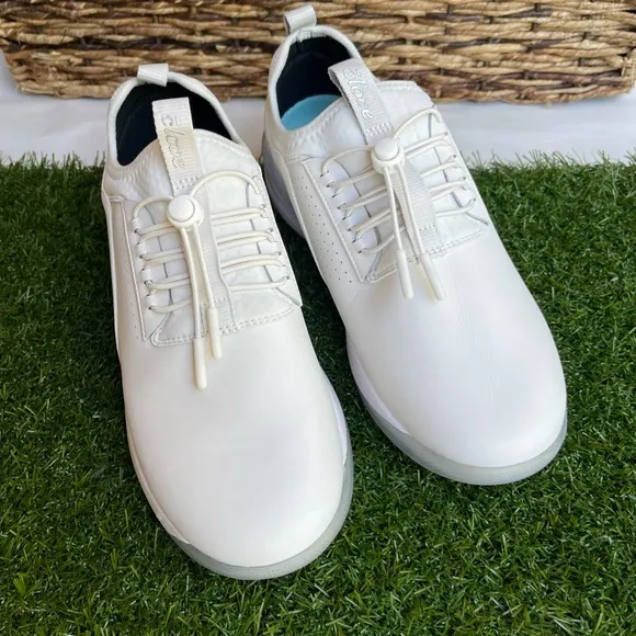 CLOVE NURSE SHOES new  Brilliant white size Women 8.5