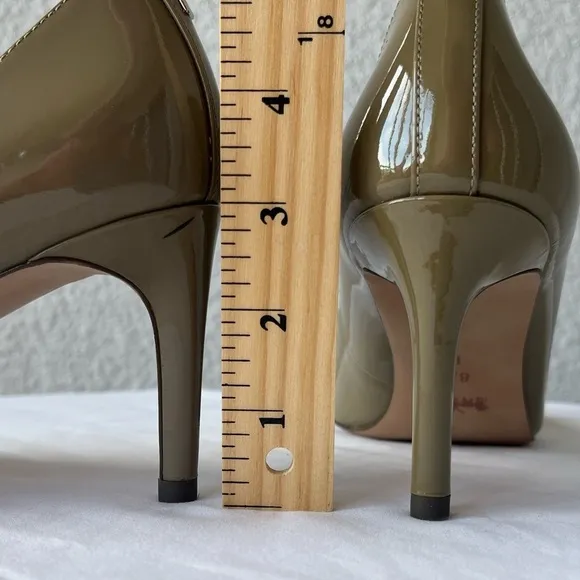 Coach Devon Gray Olive Slip on Round Toe Patent Leather Pumps Size 8.5B
