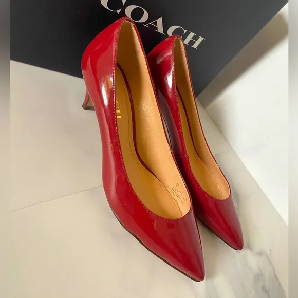 Coach Women Sloane Pump/Sloan Patent Cherry Size 8.0 # CD298
