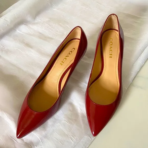 Coach Women Sloane Pump/Sloan Patent Cherry Size 8.0 # CD298