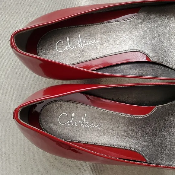COLE HAAN NIKE AIR Cherry Red Patent Leather Peep Toe Wedge Shoes (SIZE: 8B)