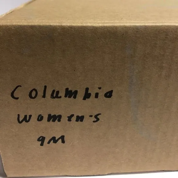 Columbia Women’s Newton Ridge Plus, Waterproof Hiking Boots, Size 9M.
