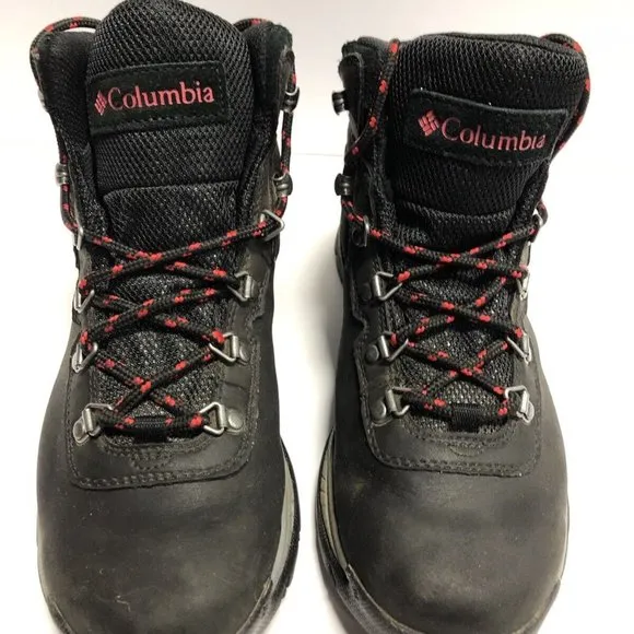 Columbia Women’s Newton Ridge Plus, Waterproof Hiking Boots, Size 9M.